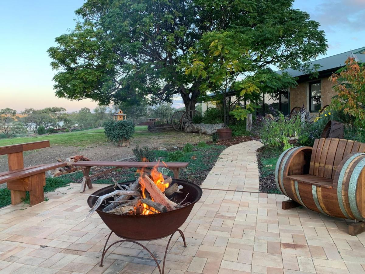 Lake Bywater Cottage Walker Flat المظهر الخارجي الصورة